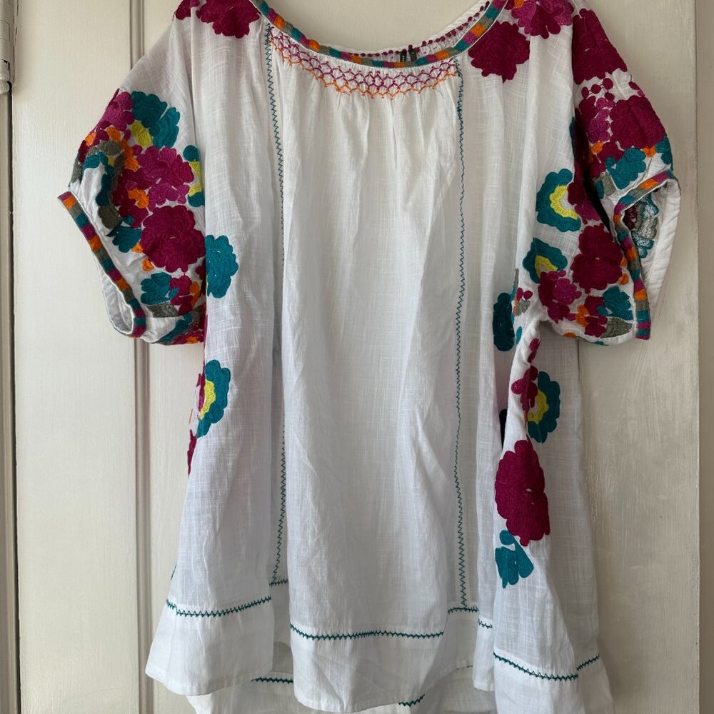 Size LARGE - By Anthropologie Short-Sleeve Embroidered Tunic Top